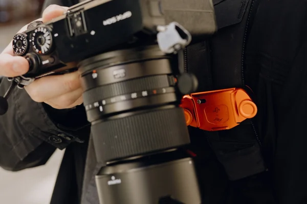 Peak_Capture_Carryology_HypeTalk_6-600x400 Peak Design  - Capture - DSLR Backpack Holder %Category