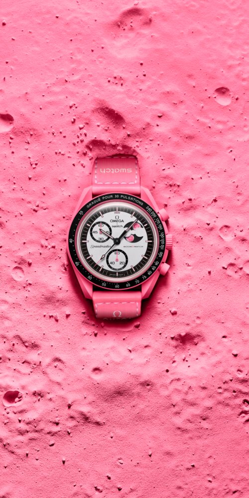 sc01_25_Moonswatch_PinkMoon_ambiance-500x1000 Reviews %Category